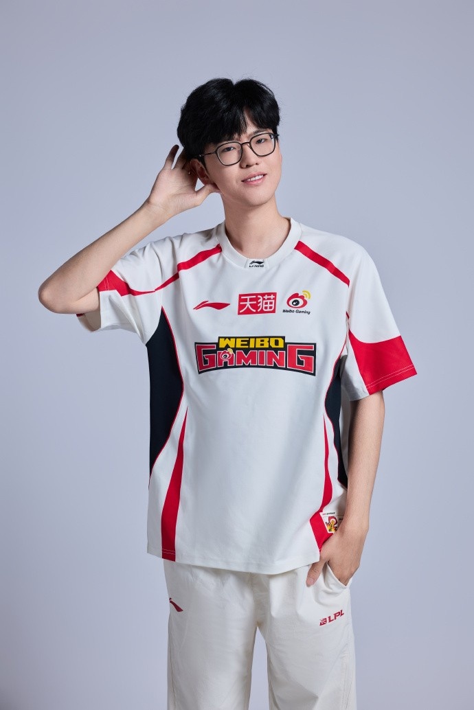 WBG分享26夹人定妆照:论微博哥拍照POSE的一百种手势