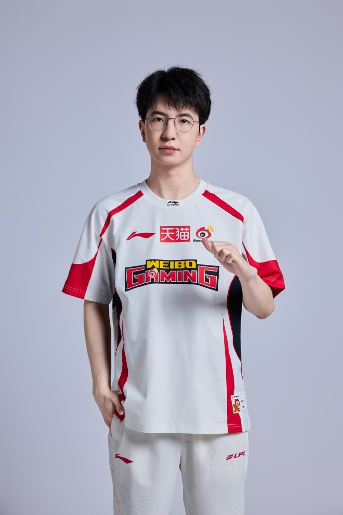 WBG分享26夹人定妆照:论微博哥拍照POSE的一百种手势