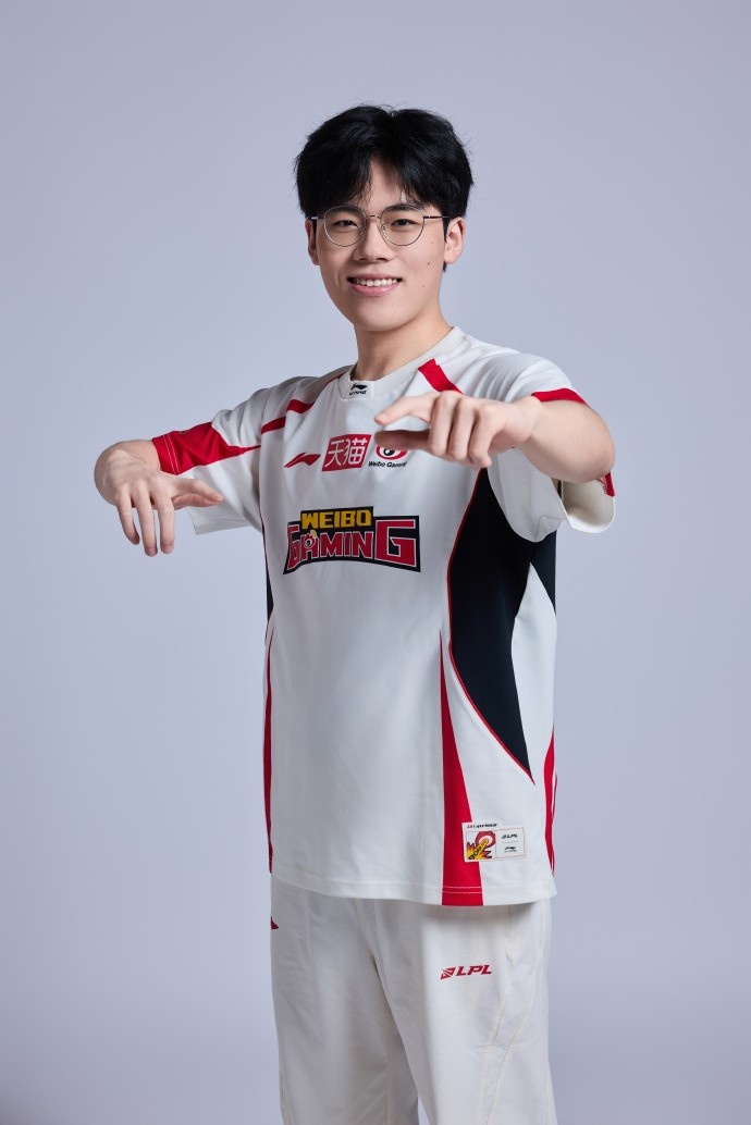 WBG分享26夹人定妆照:论微博哥拍照POSE的一百种手势