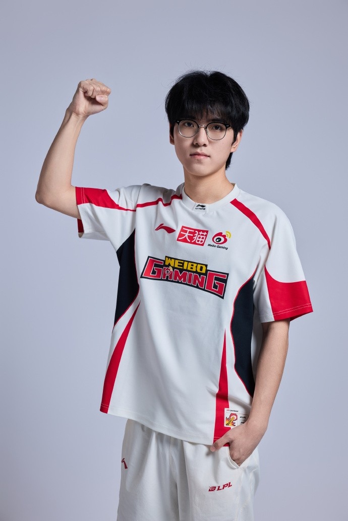 WBG分享26夹人定妆照:论微博哥拍照POSE的一百种手势