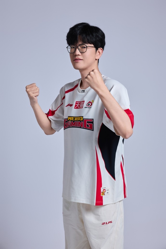 WBG分享26夹人定妆照:论微博哥拍照POSE的一百种手势