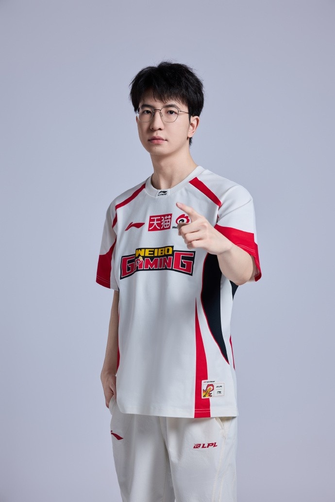 WBG分享26夹人定妆照:论微博哥拍照POSE的一百种手势