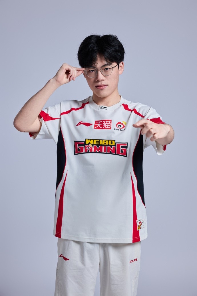 WBG分享26夹人定妆照:论微博哥拍照POSE的一百种手势